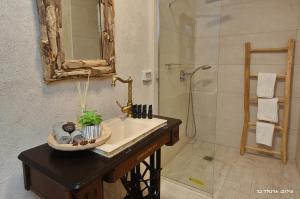 Ένα μπάνιο στο Anise Suites