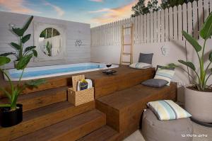 Πισίνα στο ή κοντά στο Anise Suites