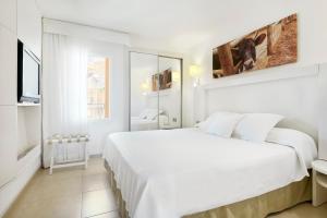 Kép Iberostar Waves Club Cala Barca All Inclusive szállásáról Portopetróban a galériában