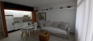 Küche/Küchenzeile in der Unterkunft APARTAMENTO EN EL MEDANO - ESTRELLA DEL MAR
