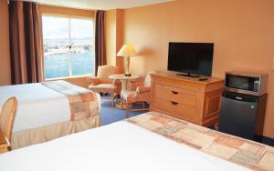 Μια τηλεόραση ή/και κέντρο ψυχαγωγίας στο Laughlin River Lodge
