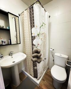 Apartamento “El Cauce” en Sierra de Gredos - La Vera - WIFI tesisinde bir banyo