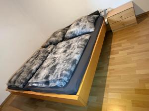 - un lit dans un dortoir dans l'établissement Ferienwohnung in der Kulturhauptstadt, à Essen