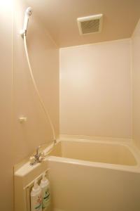 A bathroom at FUTO HOUSE -Ippon no Enpitsu-