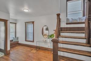 Fotografie z fotogalerie ubytování Pet Friendly 5BR Home near Downtown Detroit v destinaci Detroit