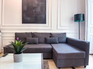 Posedenie v ubytovaní Baron Suites Reina