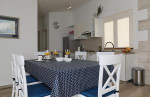 Kuchyň nebo kuchyňský kout v ubytování Secluded fisherman's cottage Cove Prapratna - Prapatna (Brac) - 17608