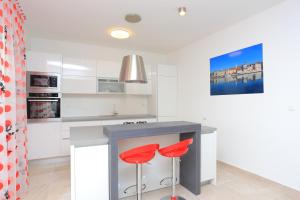 Fotografie z fotogalerie ubytování Apartments with a parking space Solin, Split - 17669 v destinaci Solin