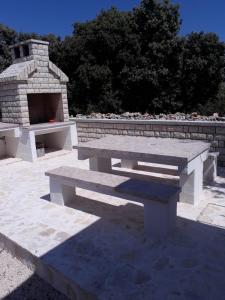 Zdjęcie z galerii obiektu Holiday Home Vir 17694 w mieście Vir