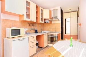 Fotografie z fotogalerie ubytování Apartments with WiFi Split - 17706 ve Splitu