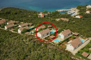 Fotografia z galérie ubytovania Seaside family friendly house with a swimming pool Guduce, Ugljan - 17668 v destinácii Ugljan
