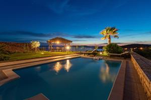 Fotografia z galérie ubytovania Seaside family friendly house with a swimming pool Guduce, Ugljan - 17668 v destinácii Ugljan + 16 fotografií