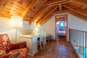 Fotografia z galérie ubytovania Seaside family friendly house with a swimming pool Guduce, Ugljan - 17668 v destinácii Ugljan