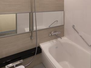 Via Inn Prime Kyotoeki Hachijoguchi的一间浴室