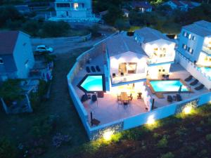 Fotografia z galérie ubytovania Family friendly house with a swimming pool Vrh, Krk - 17760 v destinácii Vrh