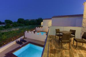 Fotografia z galérie ubytovania Family friendly house with a swimming pool Vrh, Krk - 17760 v destinácii Vrh