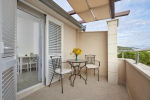 Balkón alebo terasa v ubytovaní Apartment Mavarstica 17803c