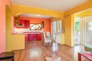 Η κουζίνα ή μικρή κουζίνα στο Apartment Kraj 17783a