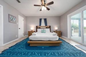 Foto dalla galleria di The Breezy Blue View with hot tub and pool a Killeen Altre 12 foto