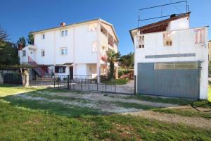 Fotografie z fotogalerie ubytování Apartments by the sea Medulin - 17995 v Medulinu