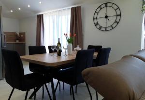 Fotografia z galérie ubytovania Apartments with a parking space Trogir - 18045 v Trogiri