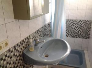 Fotografie z fotogalerie ubytování Apartments by the sea Zaton, Zadar - 18050 v destinaci Nin