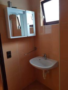 Fotografie z fotogalerie ubytování Apartments by the sea Zaton, Zadar - 18050 v destinaci Nin