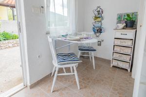 Fotografie z fotogalerie ubytování Family-friendly apartments with swimming pools Krasica, Rijeka - 18059 v destinaci Krasica