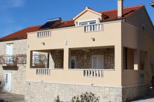 Fotografie z fotogalerie ubytování Apartments with a parking space Donji Humac, Brac - 18119 v destinaci Nerežišće