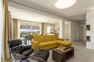 Fotografie z fotogalerie ubytování Family friendly apartments with a swimming pool Kastel Kambelovac, Kastela - 18117 v destinaci Kaštela