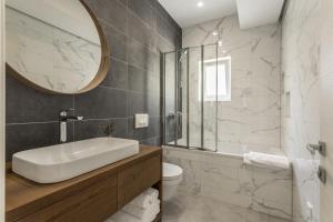 Fotografie z fotogalerie ubytování Family friendly apartments with a swimming pool Kastel Kambelovac, Kastela - 18117 v destinaci Kaštela