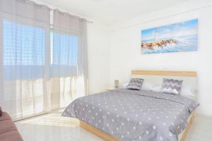 Posteľ alebo postele v izbe v ubytovaní Family friendly apartments with a swimming pool Zivogosce - Porat, Makarska - 18150