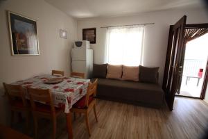 Posezení v ubytování Apartments with a parking space Sveti Vid, Krk - 18139