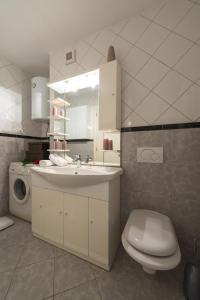 Koupelna v ubytování Apartments with WiFi Split - 18120