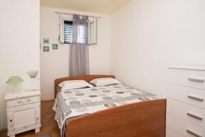 Fotografia z galérie ubytovania Apartments by the sea Krapanj, Sibenik - 18180 v Šibeniku + 6 fotografií