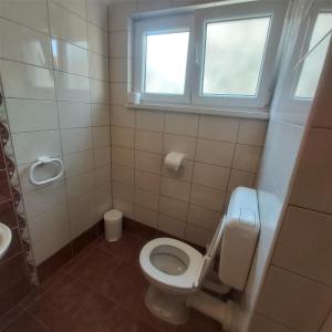 Koupelna v ubytování Apartments by the sea Slatine, Ciovo - 18311
