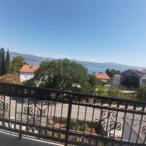 Fotografia z galérie ubytovania Apartments by the sea Slatine, Ciovo - 18311 v Slatine
