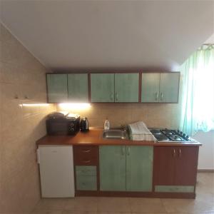 Fotografia z galérie ubytovania Apartments by the sea Slatine, Ciovo - 18311 v Slatine