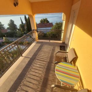 Fotografia z galérie ubytovania Apartments by the sea Slatine, Ciovo - 18311 v Slatine