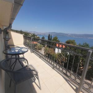 Fotografia z galérie ubytovania Apartments by the sea Slatine, Ciovo - 18311 v Slatine