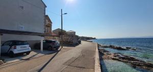 Fotografia z galérie ubytovania Apartments by the sea Sutivan, Brac - 18299 v Sutivane