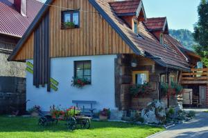 Budova, v ktorej sa dovolenkový dom nachádza + 4 fotografie