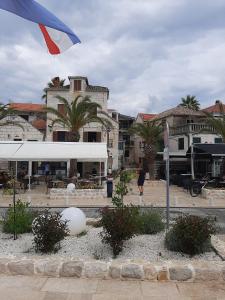 Fotografia z galérie ubytovania Apartments by the sea Rogoznica - 18450 v Rogoznici