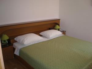 Posteľ alebo postele v izbe v ubytovaní Apartments with a parking space Moscenicka Draga, Opatija - 18440