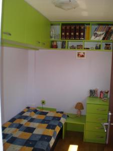 Posteľ alebo postele v izbe v ubytovaní Apartments with a parking space Moscenicka Draga, Opatija - 18440