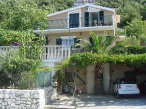 Fotografie z fotogalerie ubytování Holiday house with a parking space Pisak, Omis - 18432 v destinaci Mimice