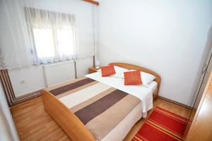 Fotografia z galérie ubytovania Apartments with a parking space Vir - 18511 vo Viry