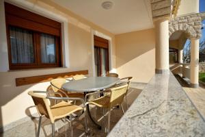 Fotografia z galérie ubytovania Apartments with a parking space Vir - 18511 vo Viry