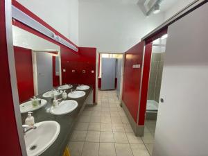 Koupelna v ubytování Oliwka Hostel