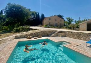 The swimming pool at or close to Al Teatro di Tavignano